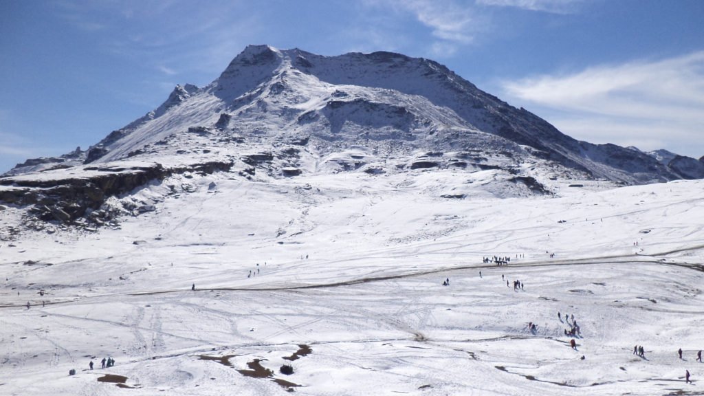 Rohtang Pass Skiing In India