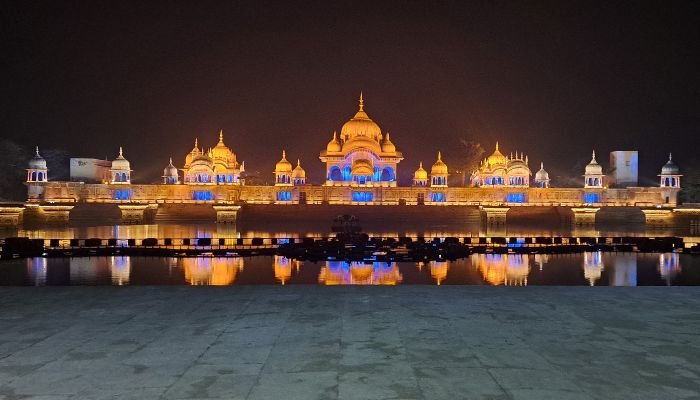 Kusum Sarovar Govardhan Vrindavan Mathura