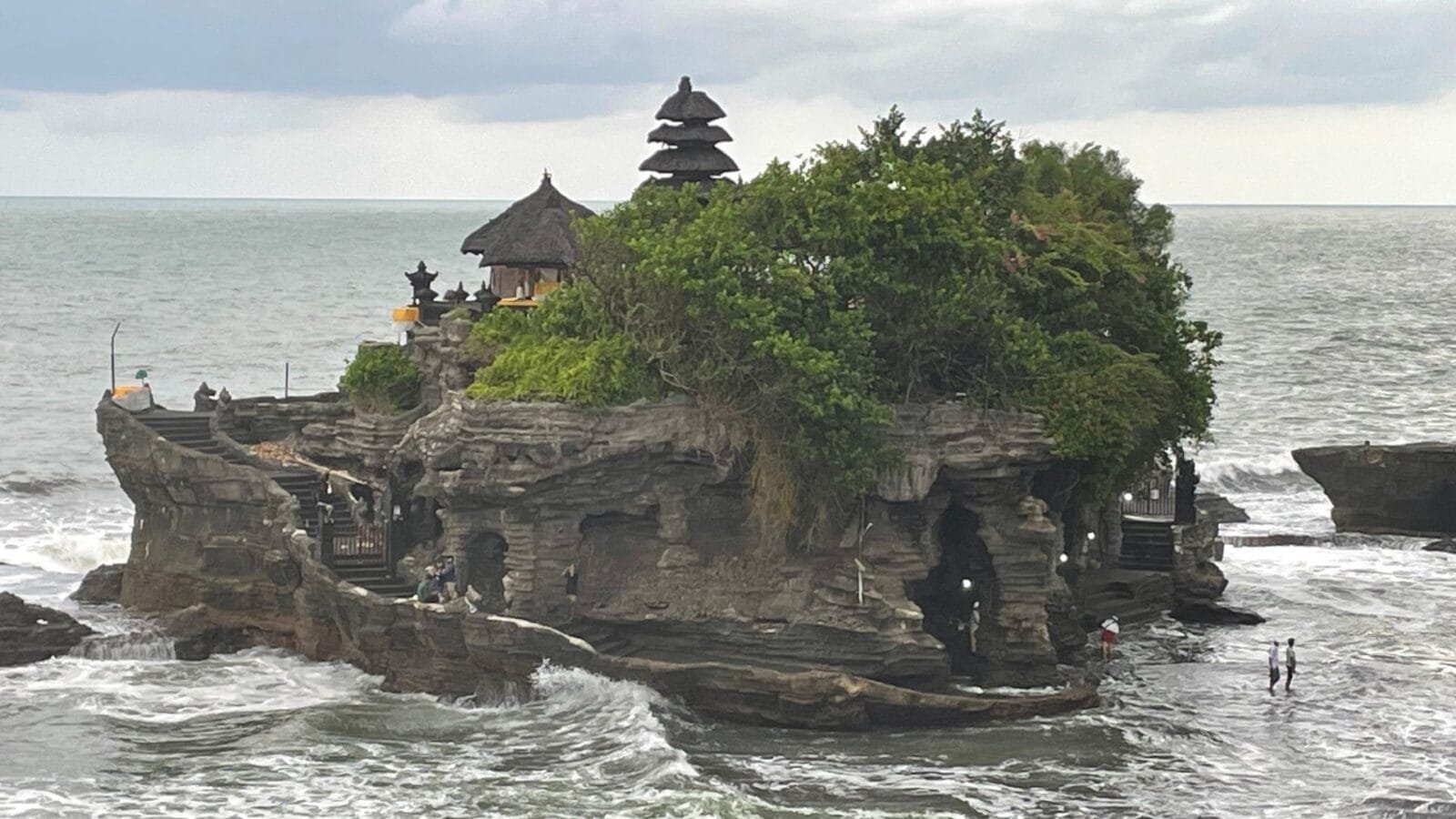 Bali Indonesia travelogue - Tanoh Lot a rock temple