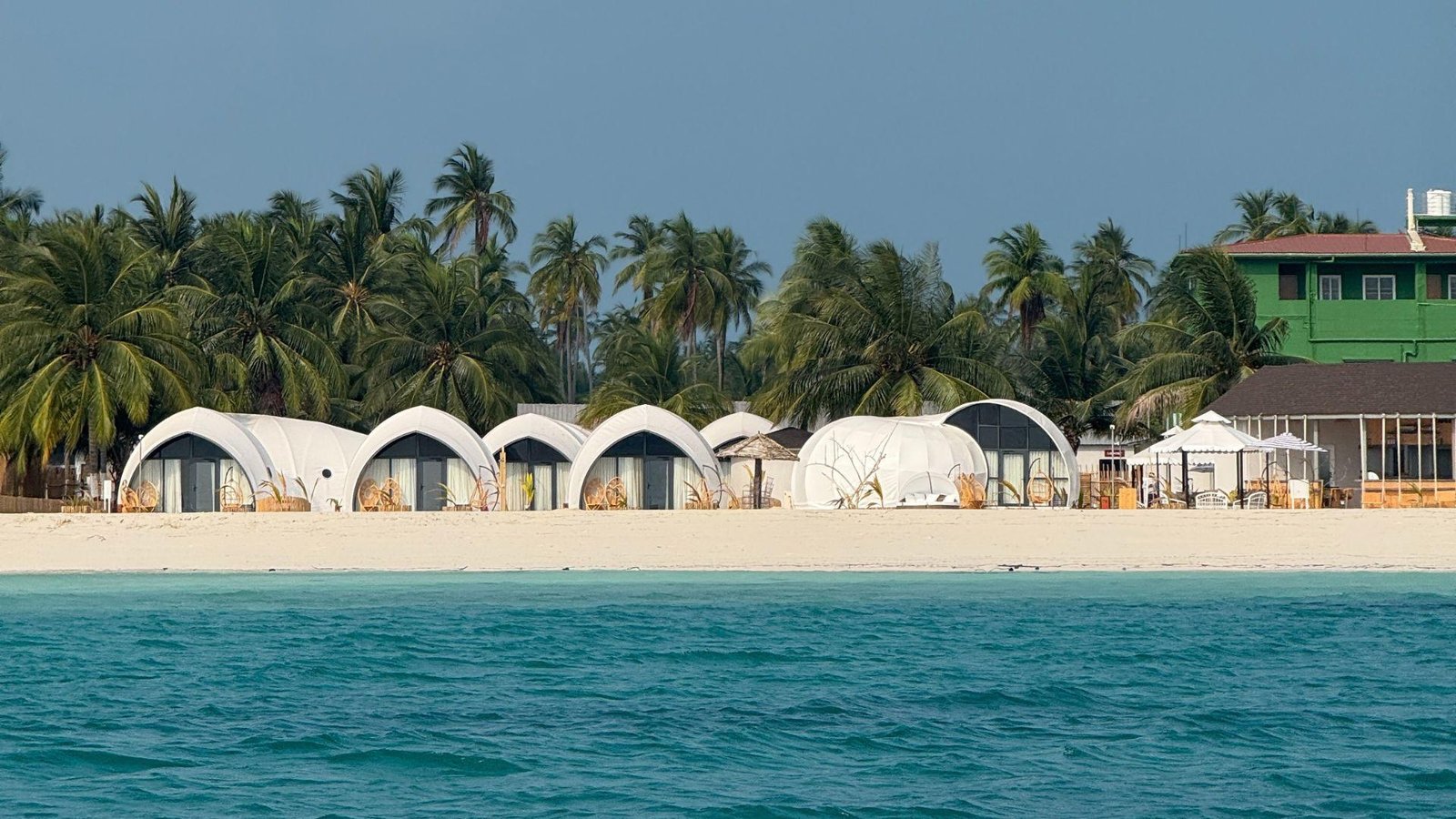 This Thinnakara Island resort is nothing less than Maldives